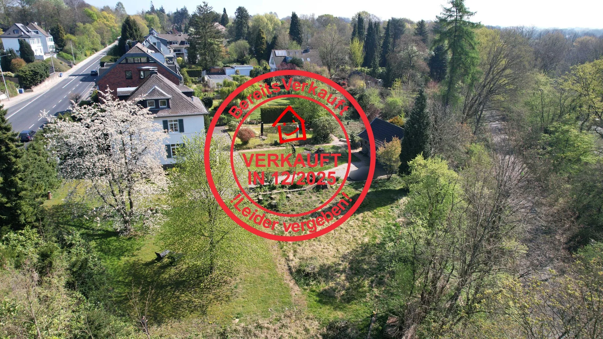 Riesiges Baugrundstück plus 2-Familienhaus an der Balkantrasse in Leverkusen-Opladen!