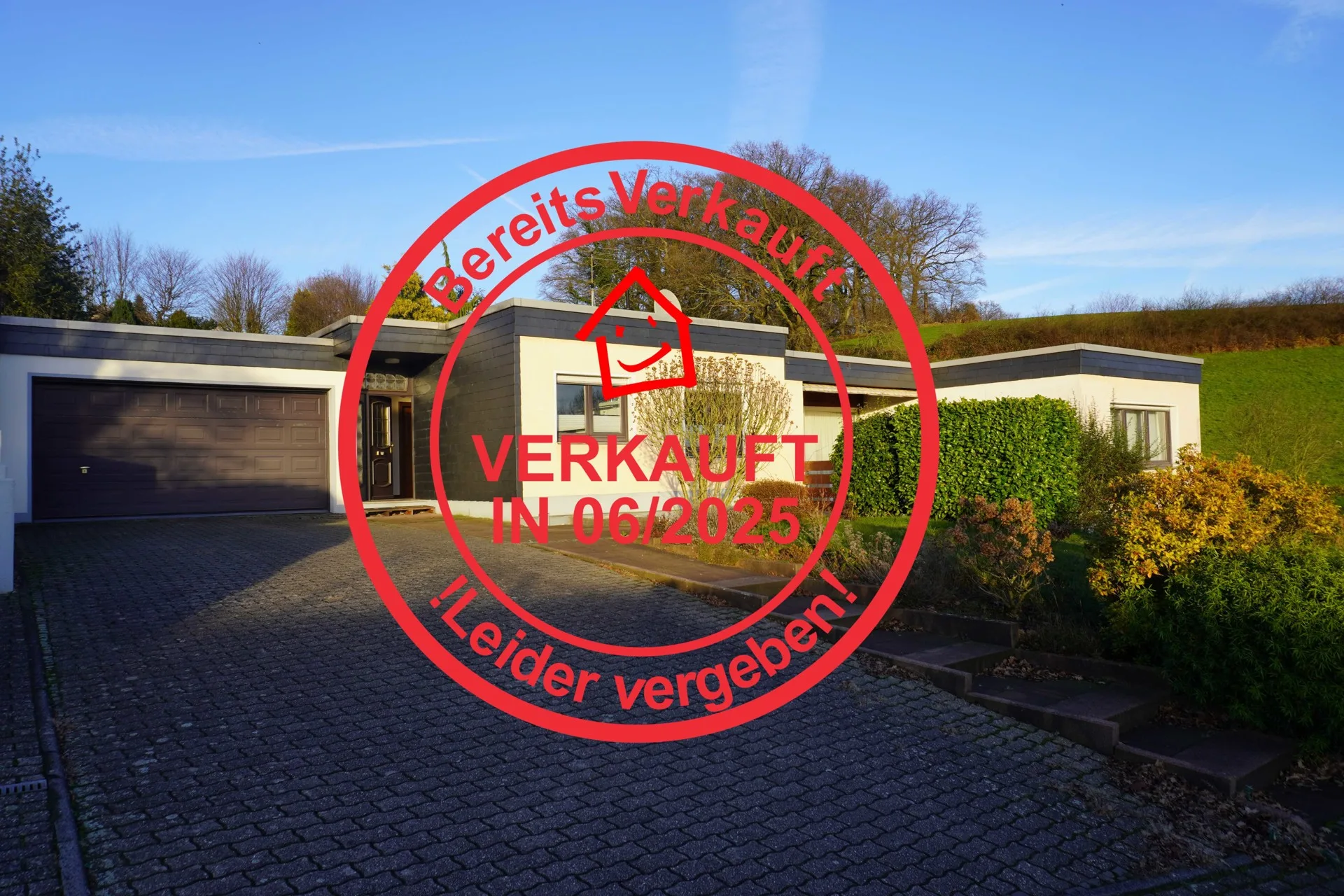 Raumwunder: Bungalow in TOP-Lage mit 2 Einlieger-Apartments in Leverkusen-Lützenkirchen!